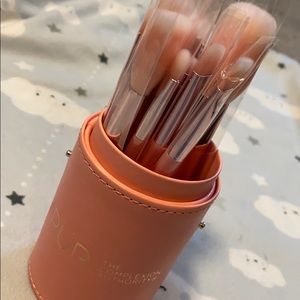 Pur brush collection